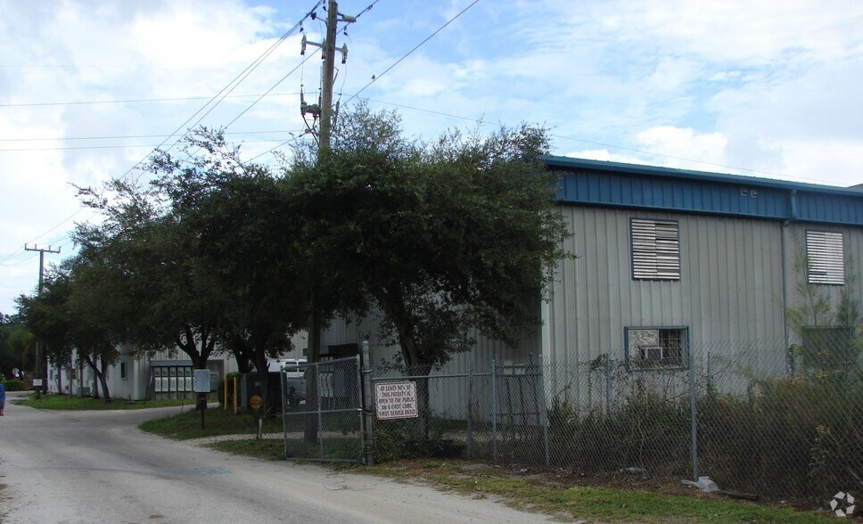 More Photos Of 3100 W State Road 84, Fort Lauderdale Marina For Lease