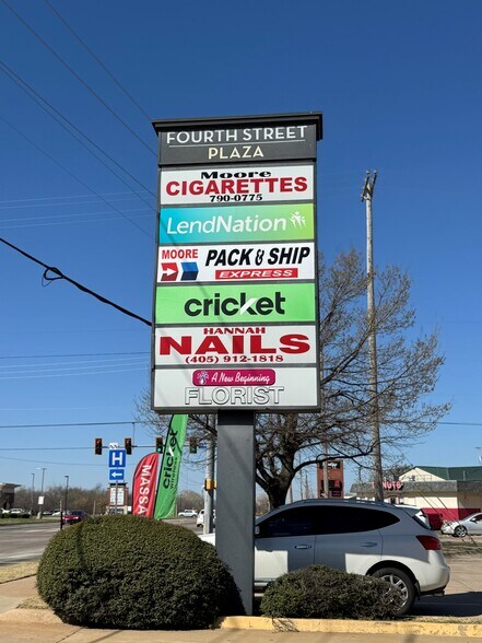 More Photos Of 521-531 SW 4th St, Moore Storefront For Lease