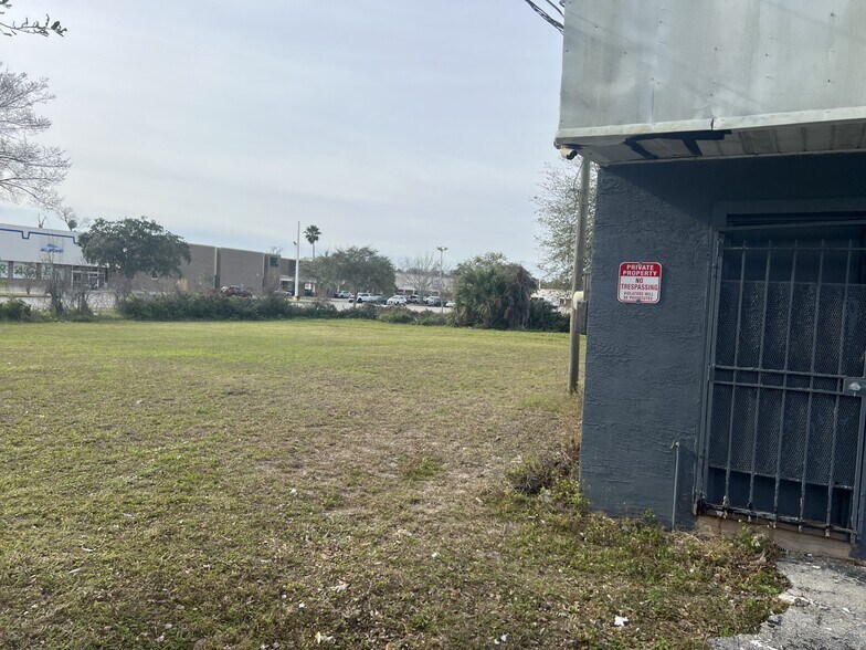 More Photos Of 1027 Mason Ave, Daytona Beach General Retail For Sale