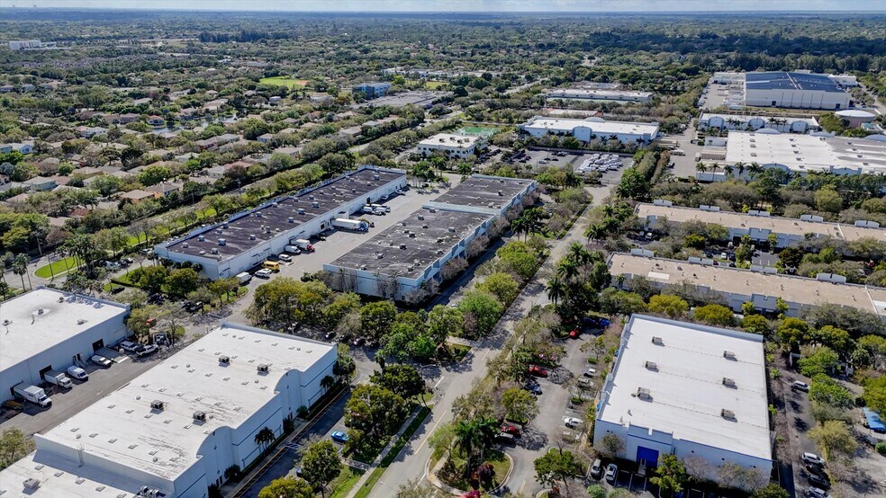 More Photos Of 4800 Lyons Technology Pky, Coconut Creek Warehouse For Lease