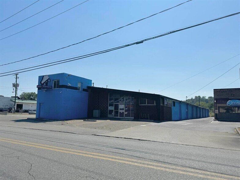 More Photos Of 137 7th Ave, Huntington Skating Rink For Sale