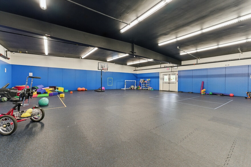 More Photos Of 2024 Westover Rd, Chicopee Warehouse For Sale