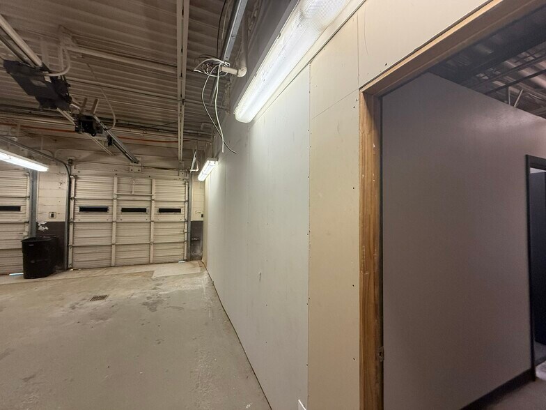 More Photos Of 223 NE Loop 820, Hurst Medical For Lease