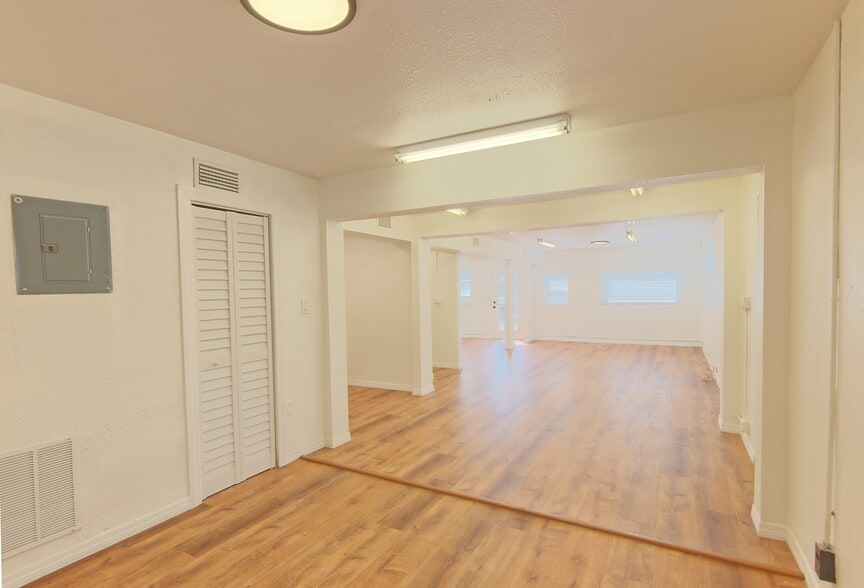 More Photos Of 1200 40th St S, Saint Petersburg Office For Sale