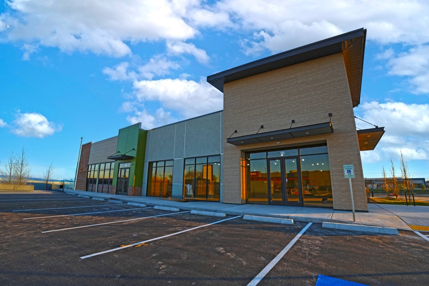 More Photos Of 1500 E Deer Flat Rd, Kuna General Retail For Sale