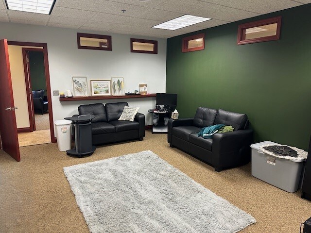 More Photos Of 707 Ridgeview Dr, McHenry Flex For Sale