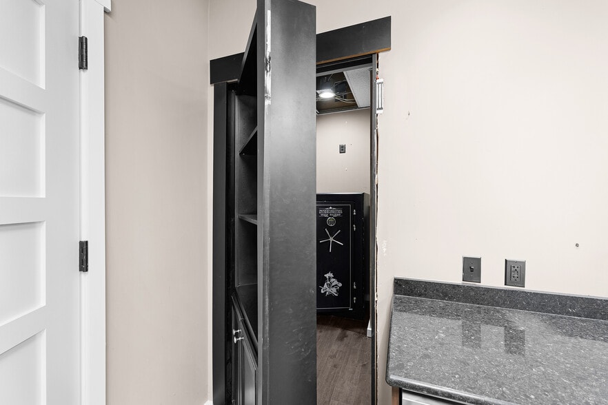 More Photos Of 57 Directors Row, Jackson Office For Sale