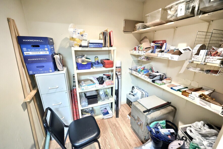 More Photos Of 1 Cherry St, Seven Valleys General Retail For Sale