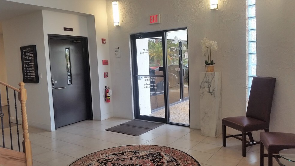 More Photos Of 7910 N Tamiami Trl, Sarasota Office For Lease