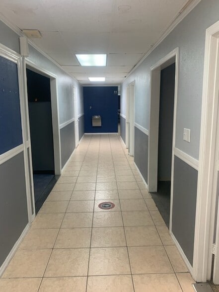 More Photos Of 611 W Vine St, Kissimmee Storefront For Lease