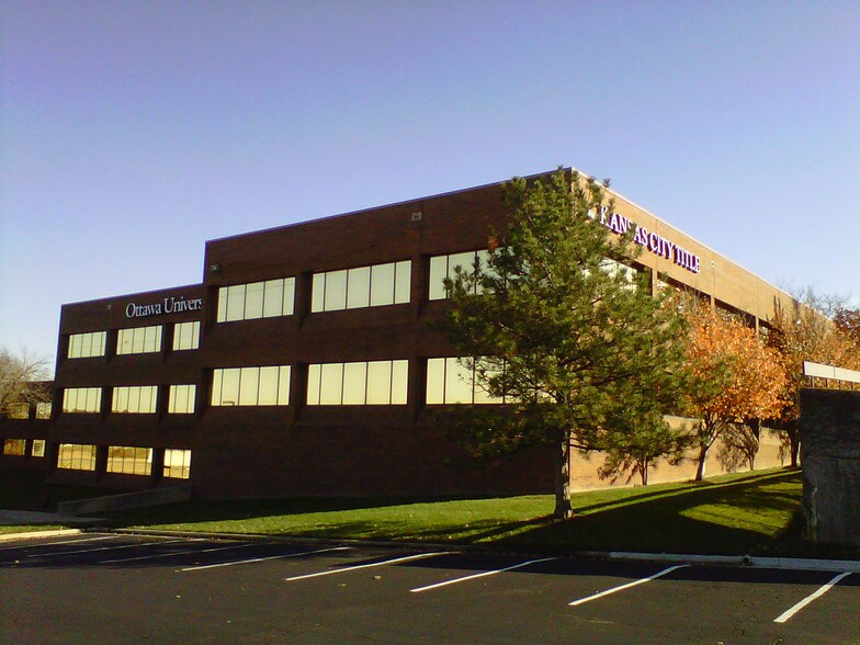 More Photos Of 4370 W 109th St, Overland Park Office For Lease