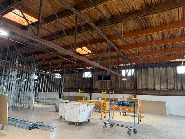 More Photos Of 1325 Quincy St NE, Minneapolis Loft Creative Space For Lease