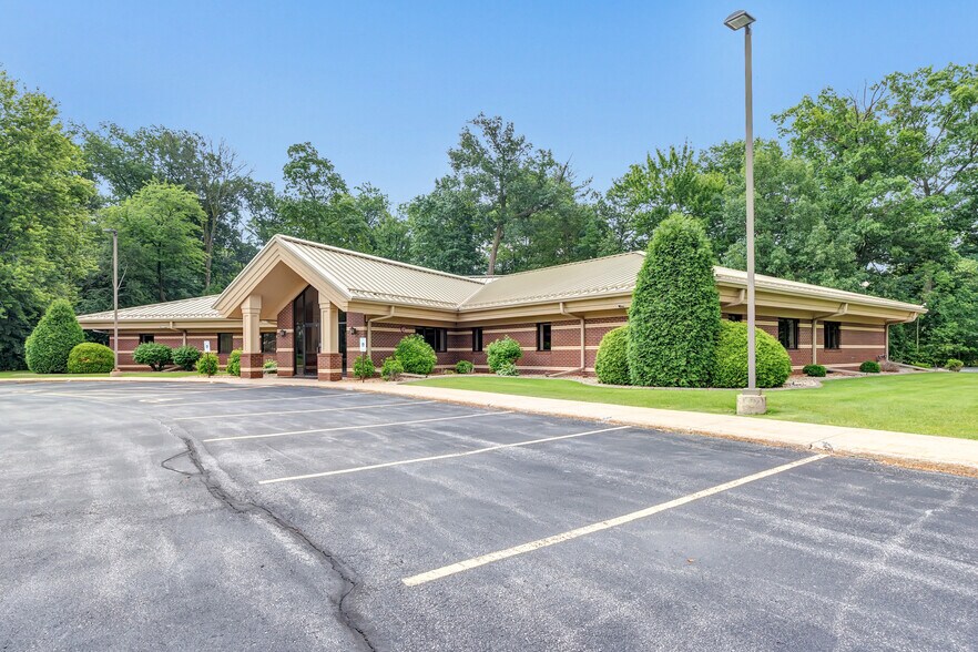 More Photos Of 2980 Walker Dr, Green Bay Office For Sale