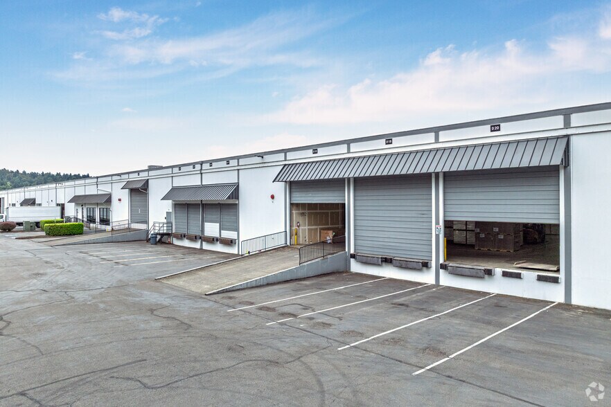 More Photos Of 7815 S 208th St, Kent Warehouse For Lease