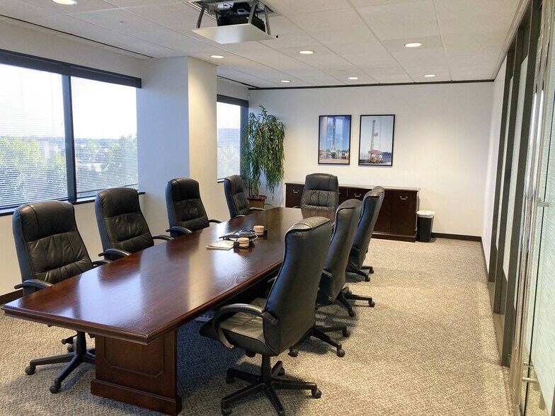 More Photos Of 1 Sugar Creek Center Blvd, Sugar Land Office For Lease