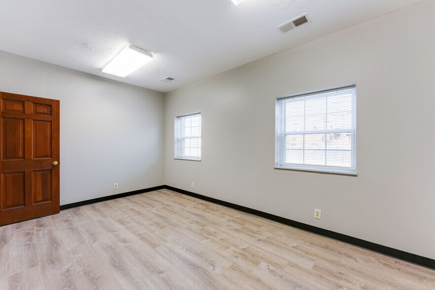 More Photos Of 6501 E Livingston Ave, Reynoldsburg Medical For Lease