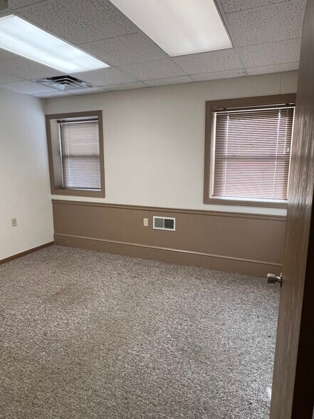 More Photos Of 148 W Pike St, Canonsburg Storefront Retail Office For Lease