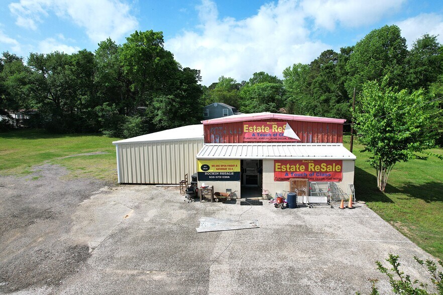 More Photos Of 11457 US Highway 190 W, Livingston Garden Center For Sale