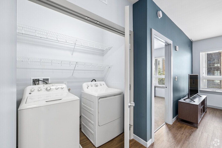 More Photos Of 919 E Genesee St, Syracuse Apartments For Lease