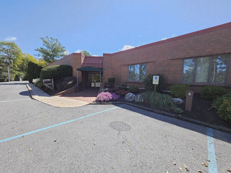 More Photos Of 1815 Schadt Ave, Whitehall Medical For Lease