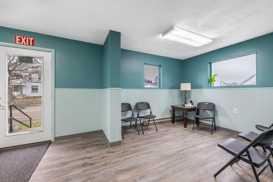 More Photos Of 227 E Cecil St, Springfield Restaurant For Sale