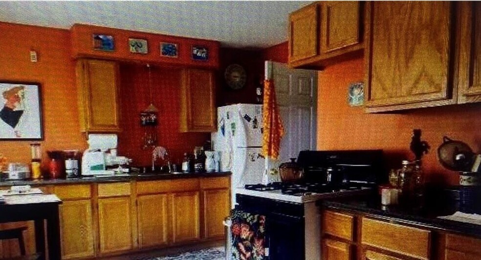 More Photos Of 87 Lake St, Hamburg General Retail For Sale