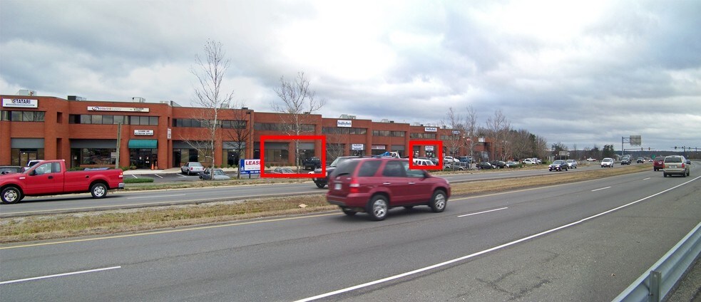 More Photos Of 8245 Backlick Rd, Lorton Showroom For Lease