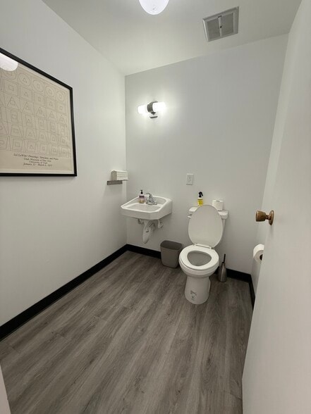 More Photos Of 2970 S West Temple, Salt Lake City Flex For Sale