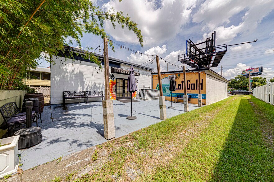 More Photos Of 4404 Edgewater Dr, Orlando Storefront Retail Residential For Sale