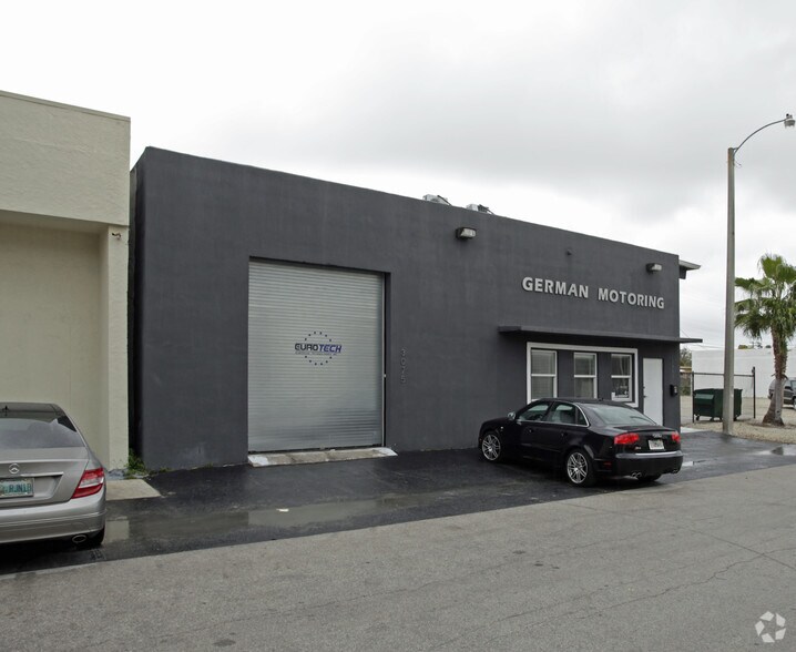 More Photos Of 3075 SW 28th St, Miami Warehouse For Lease