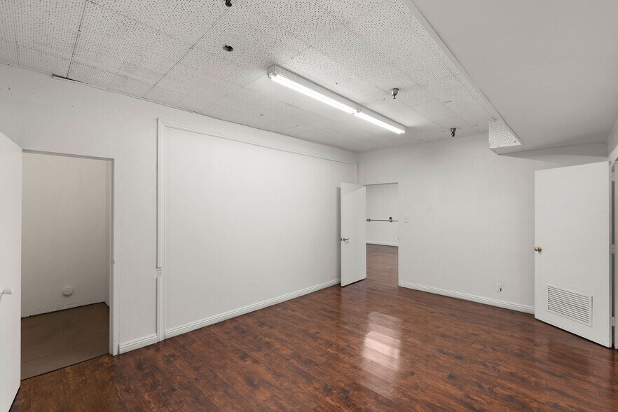 More Photos Of 3301 Maple Ave, Los Angeles Unknown For Lease