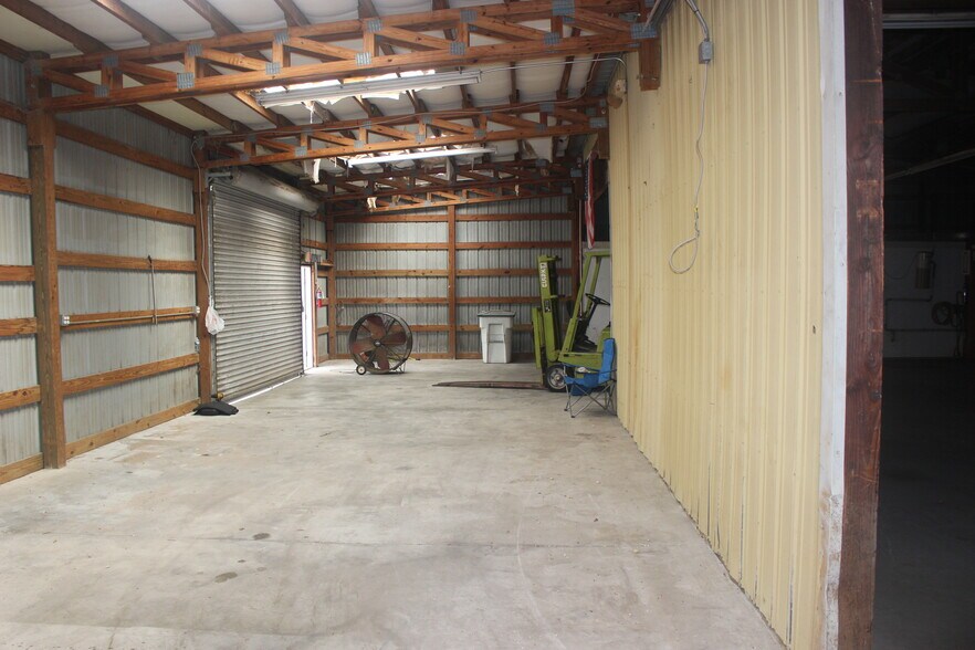More Photos Of 3624 W International Speedway Blvd, Daytona Beach Industrial For Sale