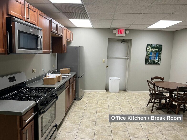 More Photos Of 127 W Taylor St, Grant Park Apartments For Sale