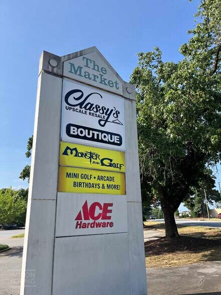 More Photos Of 141 Fernwood Dr, Spartanburg Unknown For Lease