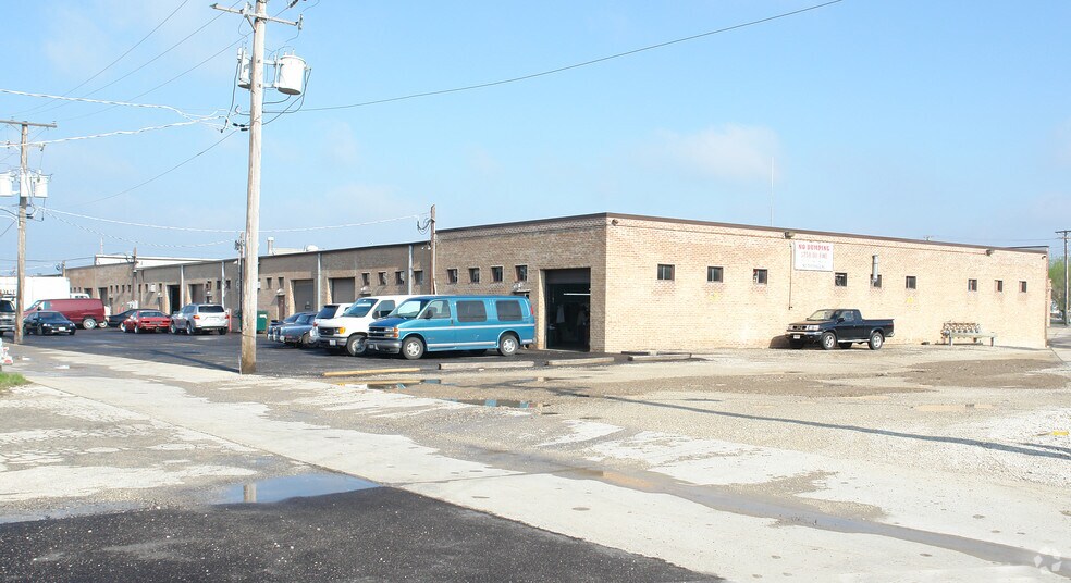 More Photos Of 9101-9123 Medill Ave, Franklin Park Warehouse For Lease
