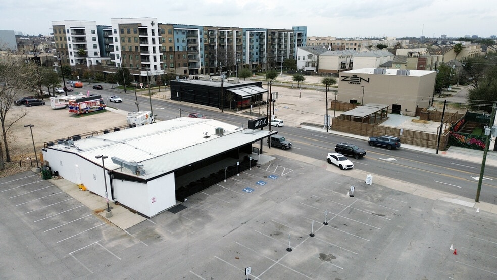 More Photos Of 5317 Washington Ave, Houston Bar For Lease