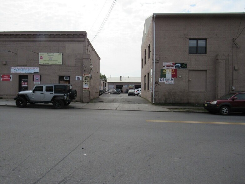 More Photos Of 118-120 Sandford St, New Brunswick Auto Repair For Lease