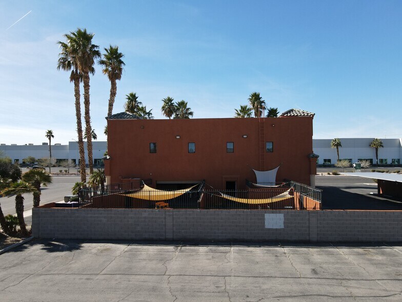 More Photos Of 6188 S Sandhill Rd, Las Vegas Veterinarian Kennel For Sale