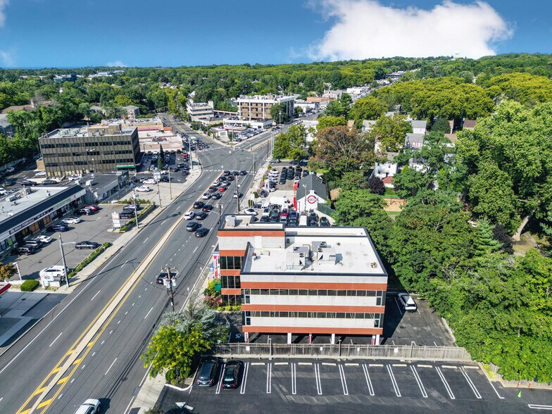 More Photos Of 38 Northern Blvd, Great Neck Office For Sale
