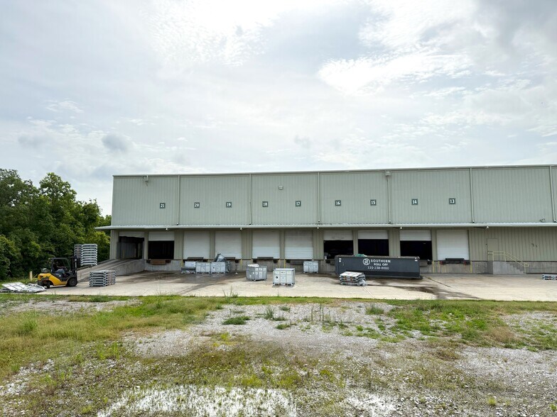More Photos Of 1000 Le Blanc Rd, Port Allen Distribution For Lease