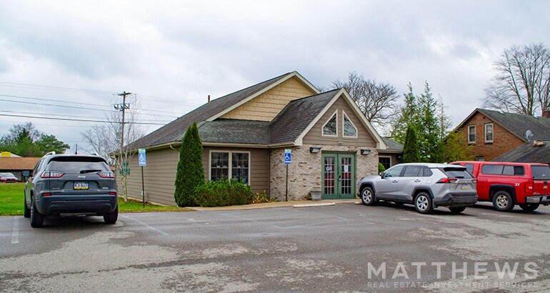 Primary Photo Of 2 Park Way, Seneca Medical For Sale