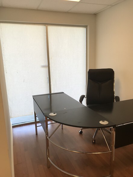 More Photos Of 10601-10677 NW 122nd St, Medley Warehouse For Lease