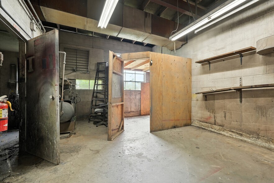 More Photos Of 717 East St, Pittsfield Auto Repair For Lease