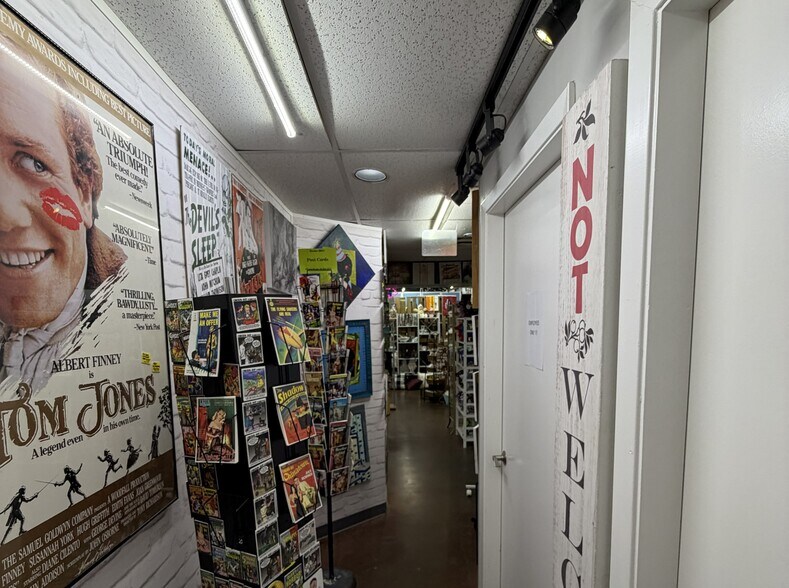 More Photos Of 315 W Main St, Tomball Storefront Retail Office For Lease