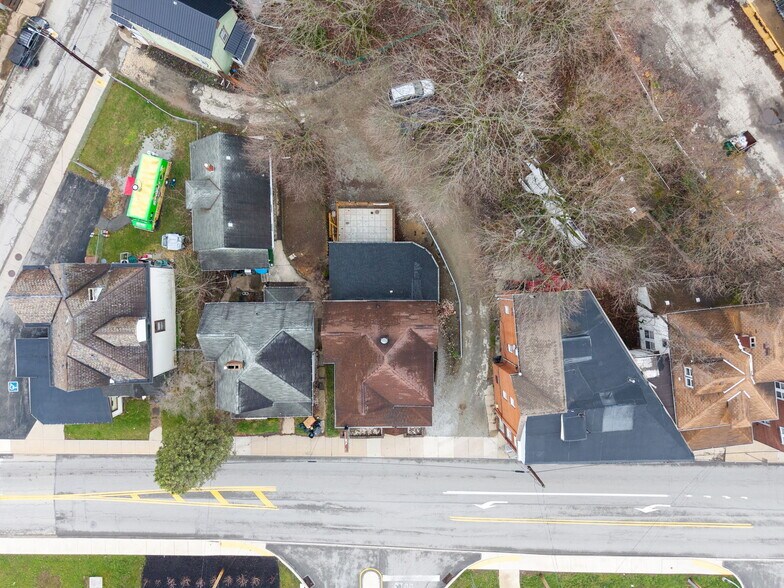 More Photos Of 534 S Main St, Greensburg Bar For Sale