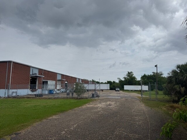 More Photos Of 4471 Michoud Blvd, New Orleans Distribution For Sale