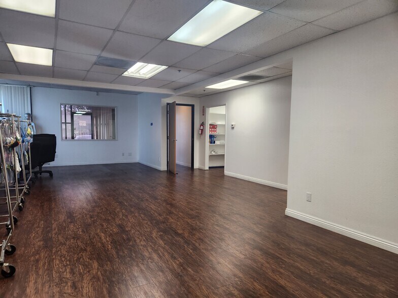 More Photos Of 4205 E Brickell St, Ontario Warehouse For Lease