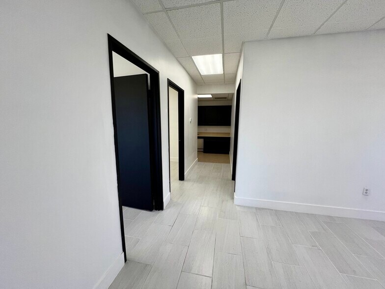 More Photos Of 20550 Townsen Blvd, Humble Office For Sale