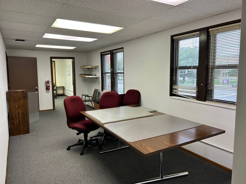 More Photos Of 1432-1436 Mishawaka Ave, South Bend Office For Sale