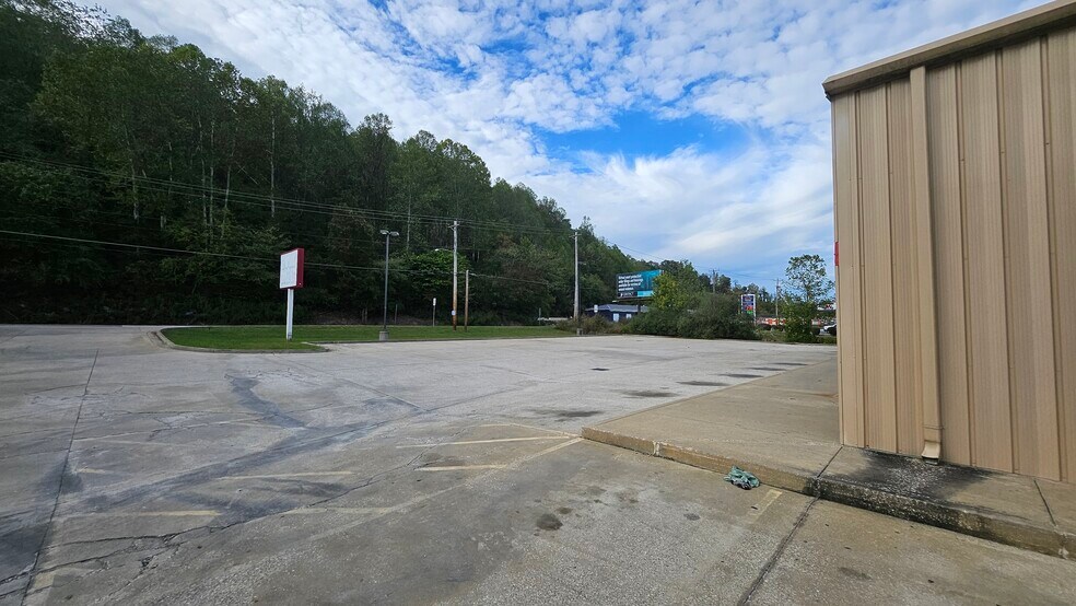 More Photos Of 5732 McClellan Hwy, Branchland Freestanding For Sale